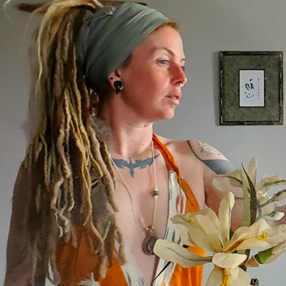 Meet your Posher, Auldous - Picture 1 of 3